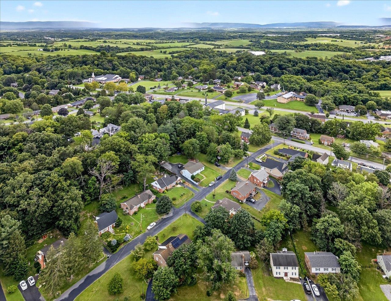 8 BELMONT DR, STAUNTON, Virginia 24401, 2 Bedrooms Bedrooms, ,2 BathroomsBathrooms,Residential,8 BELMONT DR,667982 MLS # 667982
