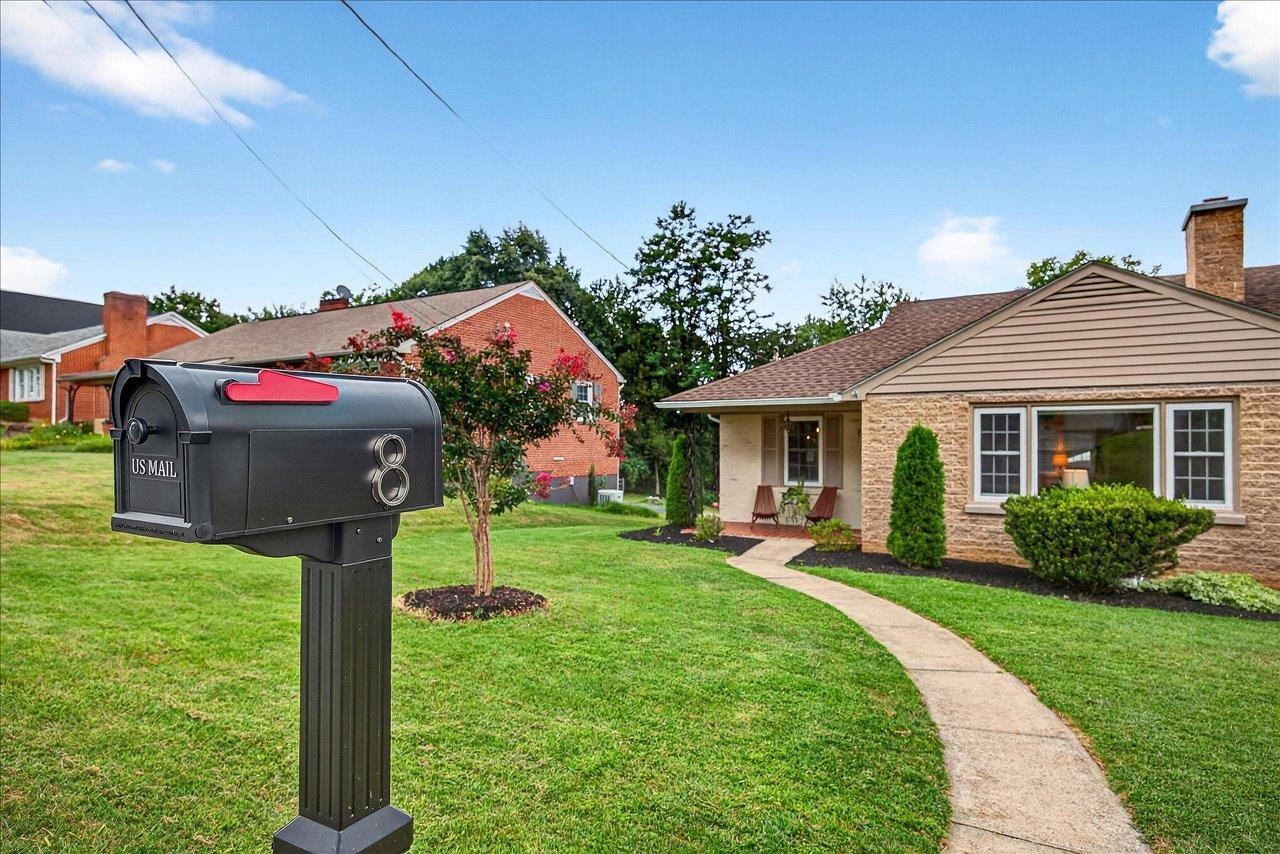 8 BELMONT DR, STAUNTON, Virginia 24401, 2 Bedrooms Bedrooms, ,2 BathroomsBathrooms,Residential,8 BELMONT DR,667982 MLS # 667982