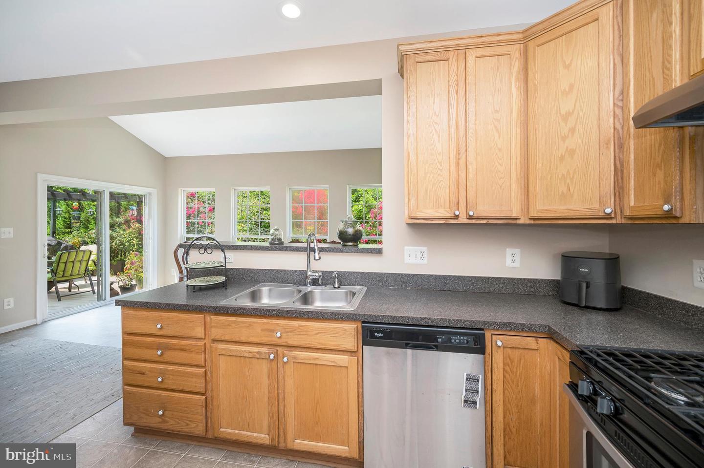 17698 AVENEL LN, DUMFRIES, Virginia 22026, 5 Bedrooms Bedrooms, ,3 BathroomsBathrooms,Residential,For sale,17698 AVENEL LN,VAPW2098352 MLS # VAPW2098352
