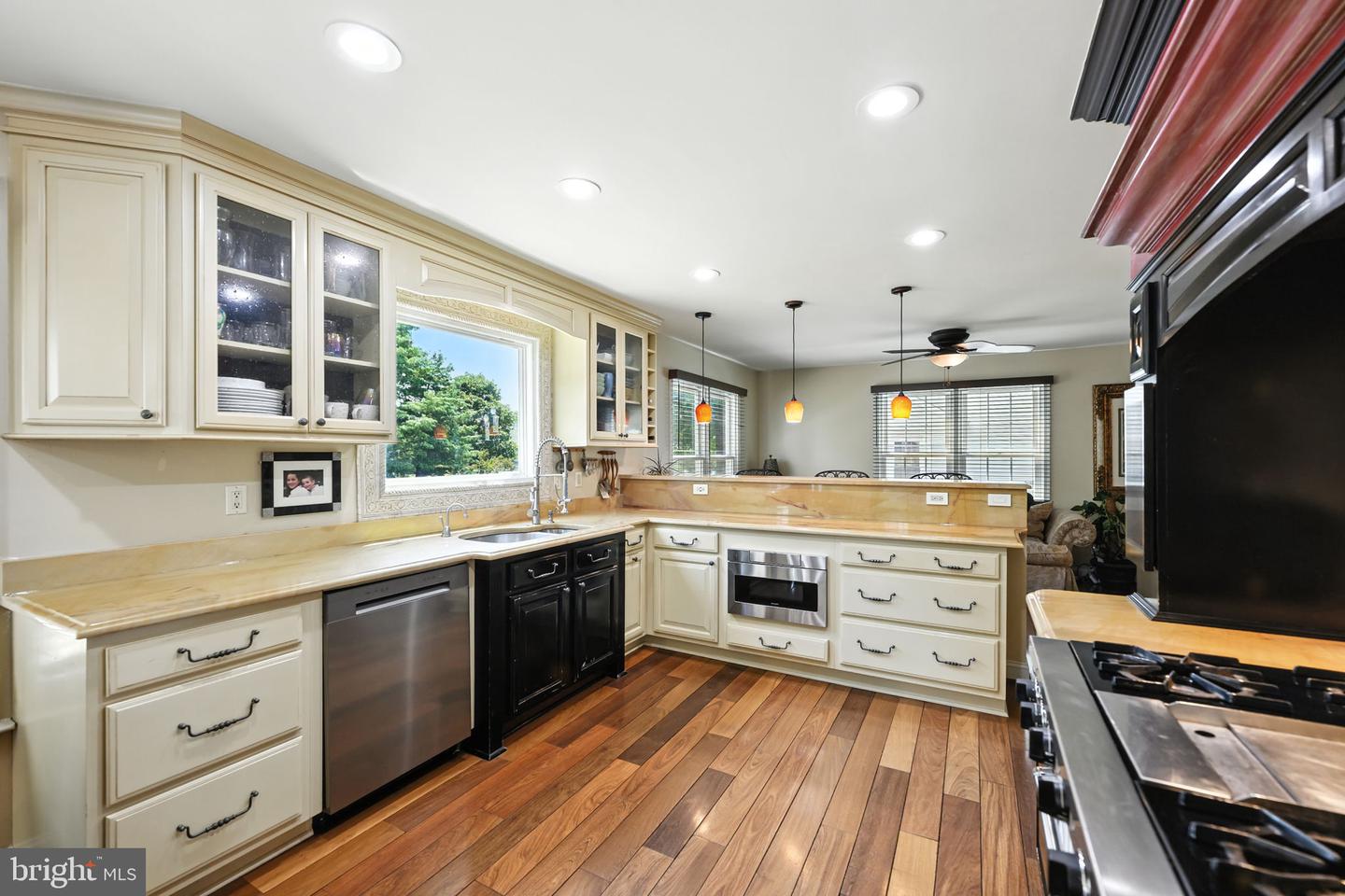 9605 LINDEN WOOD RD, MANASSAS, Virginia 20111, 4 Bedrooms Bedrooms, ,3 BathroomsBathrooms,Residential,For sale,9605 LINDEN WOOD RD,VAPW2098376 MLS # VAPW2098376