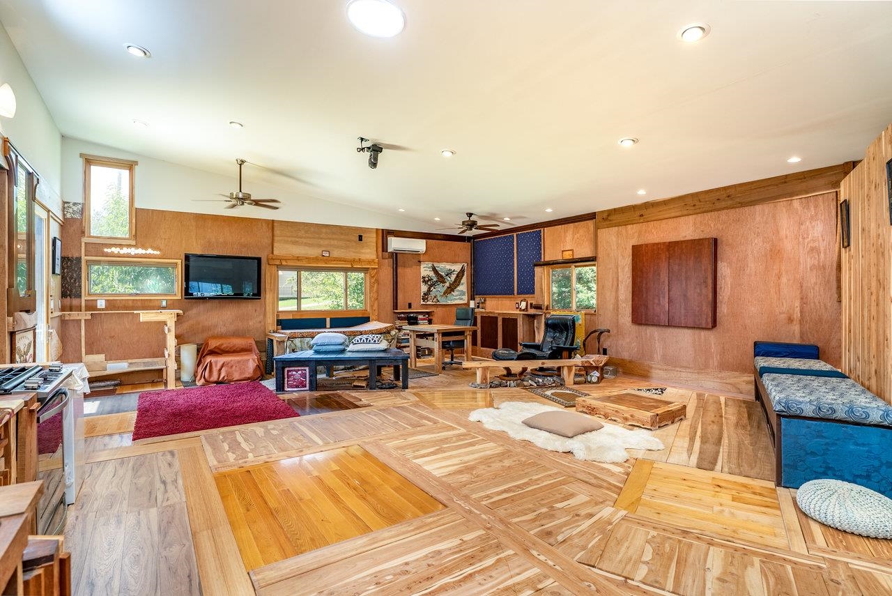 606 RIVERSIDE DR, LURAY, Virginia 22835, 1 Bedroom Bedrooms, ,1 BathroomBathrooms,Residential,606 RIVERSIDE DR,668000 MLS # 668000