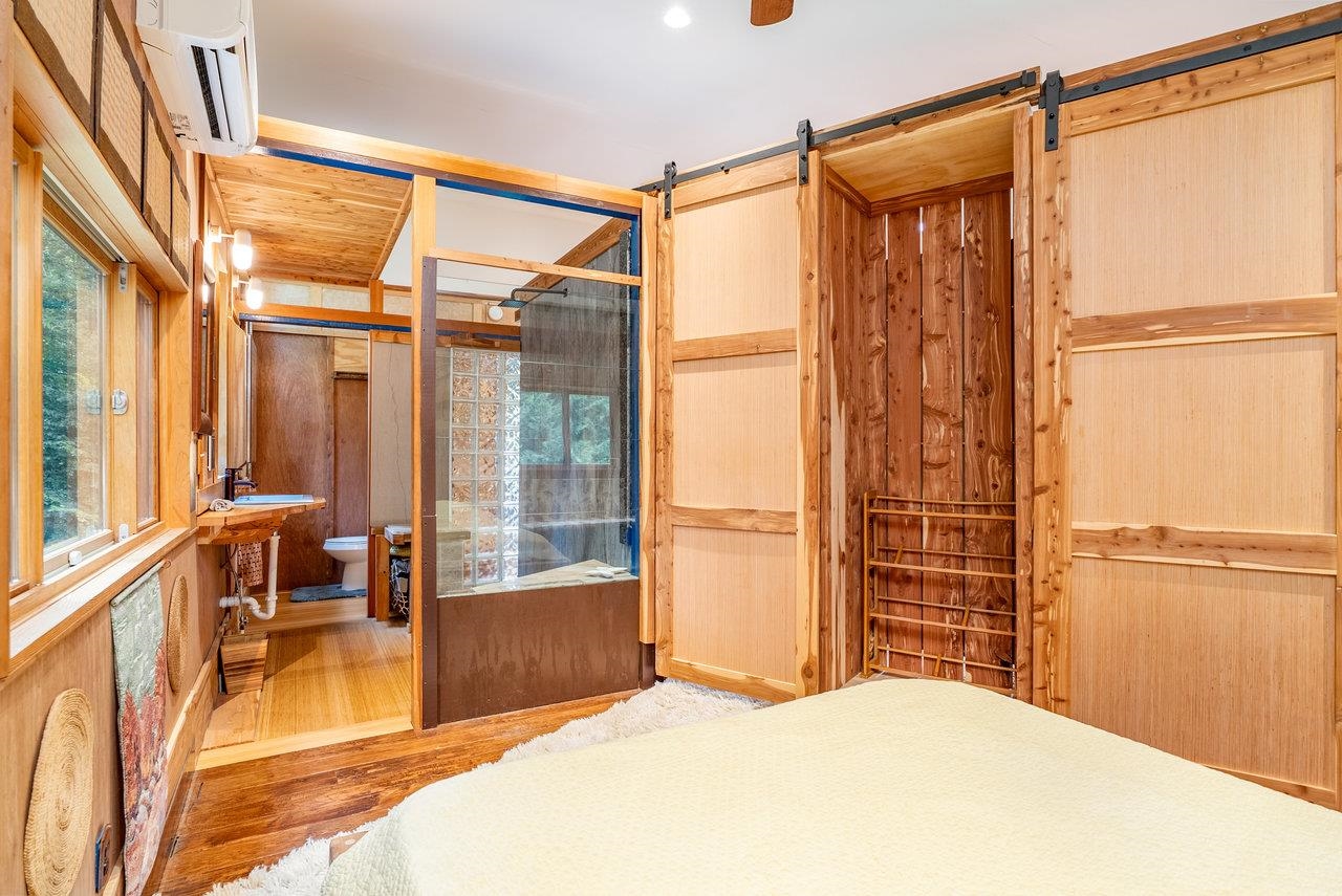 606 RIVERSIDE DR, LURAY, Virginia 22835, 1 Bedroom Bedrooms, ,1 BathroomBathrooms,Residential,606 RIVERSIDE DR,668000 MLS # 668000