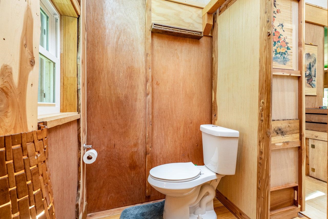606 RIVERSIDE DR, LURAY, Virginia 22835, 1 Bedroom Bedrooms, ,1 BathroomBathrooms,Residential,606 RIVERSIDE DR,668000 MLS # 668000