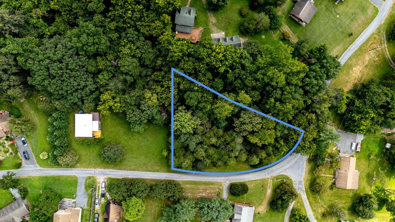 606 RIVERSIDE DR, LURAY, Virginia 22835, 1 Bedroom Bedrooms, ,1 BathroomBathrooms,Residential,606 RIVERSIDE DR,668000 MLS # 668000