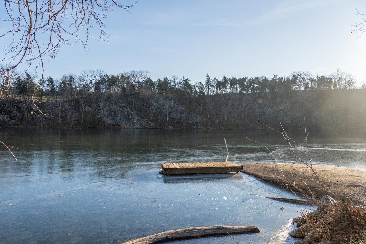 606 RIVERSIDE DR, LURAY, Virginia 22835, 1 Bedroom Bedrooms, ,1 BathroomBathrooms,Residential,606 RIVERSIDE DR,668000 MLS # 668000