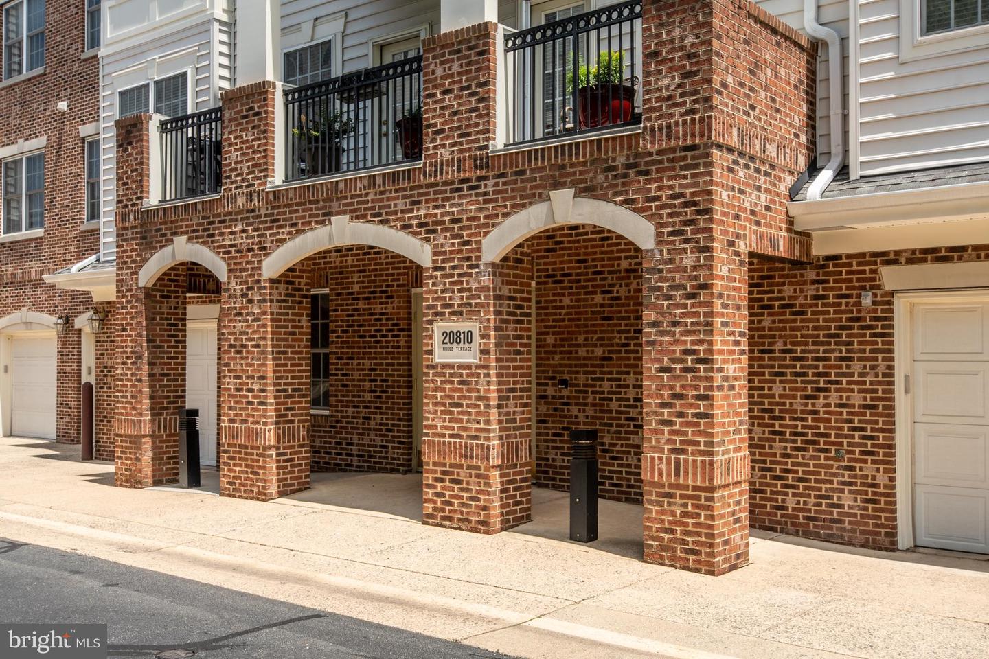 20810 NOBLE #205, STERLING, Virginia 20165, 3 Bedrooms Bedrooms, ,2 BathroomsBathrooms,Residential,For sale,20810 NOBLE #205,VALO2101402 MLS # VALO2101402
