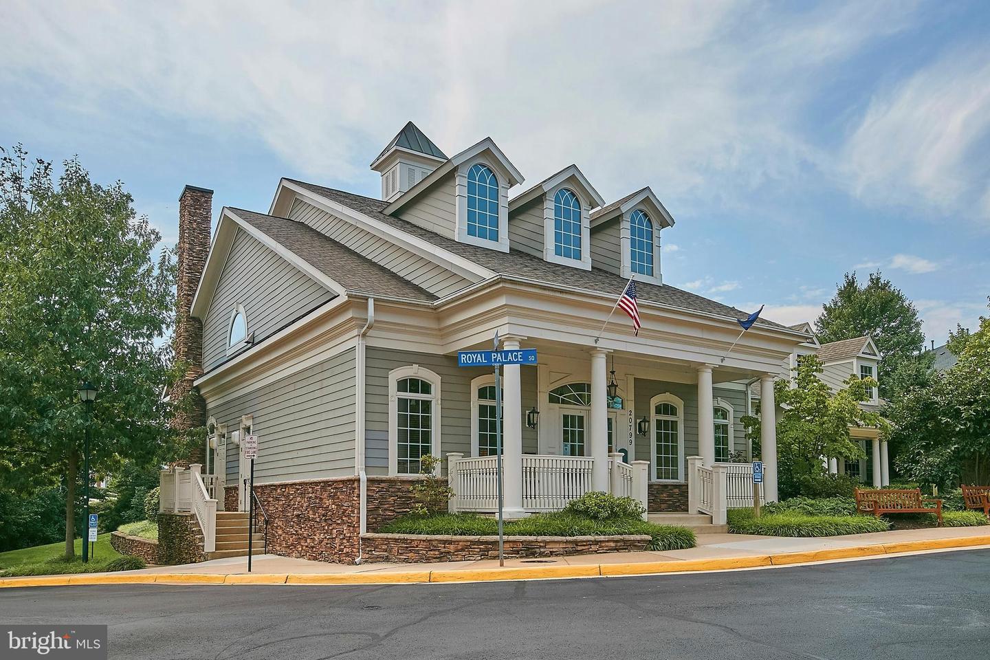 20810 NOBLE #205, STERLING, Virginia 20165, 3 Bedrooms Bedrooms, ,2 BathroomsBathrooms,Residential,For sale,20810 NOBLE #205,VALO2101402 MLS # VALO2101402