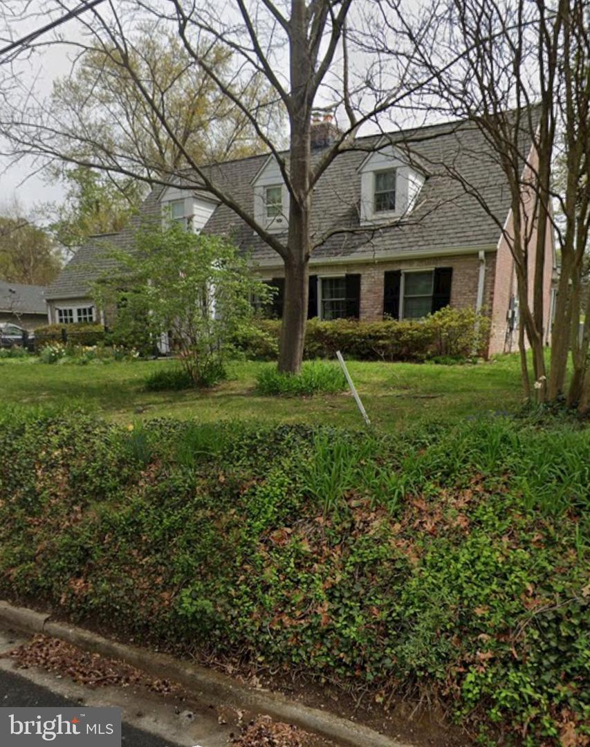 305 YALE DR, ALEXANDRIA, Virginia 22314, 6 Bedrooms Bedrooms, ,4 BathroomsBathrooms,Residential,For sale,305 YALE DR,VAAX2047292 MLS # VAAX2047292
