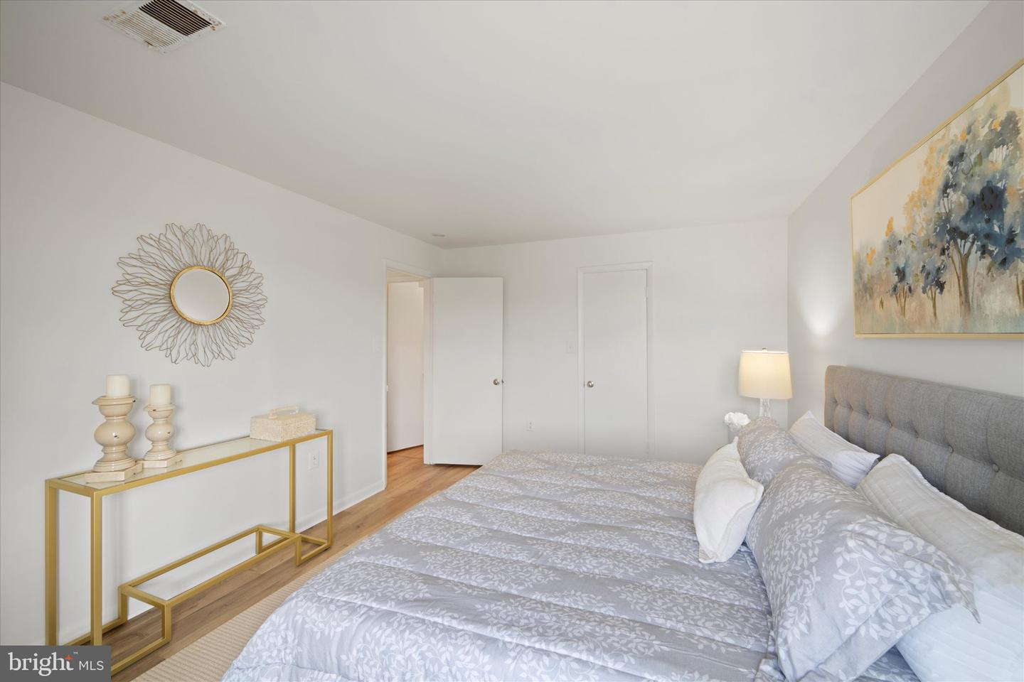 7613 LEE HWY #302, FALLS CHURCH, Virginia 22042, 2 Bedrooms Bedrooms, ,1 BathroomBathrooms,Residential,For sale,7613 LEE HWY #302,VAFX2254786 MLS # VAFX2254786