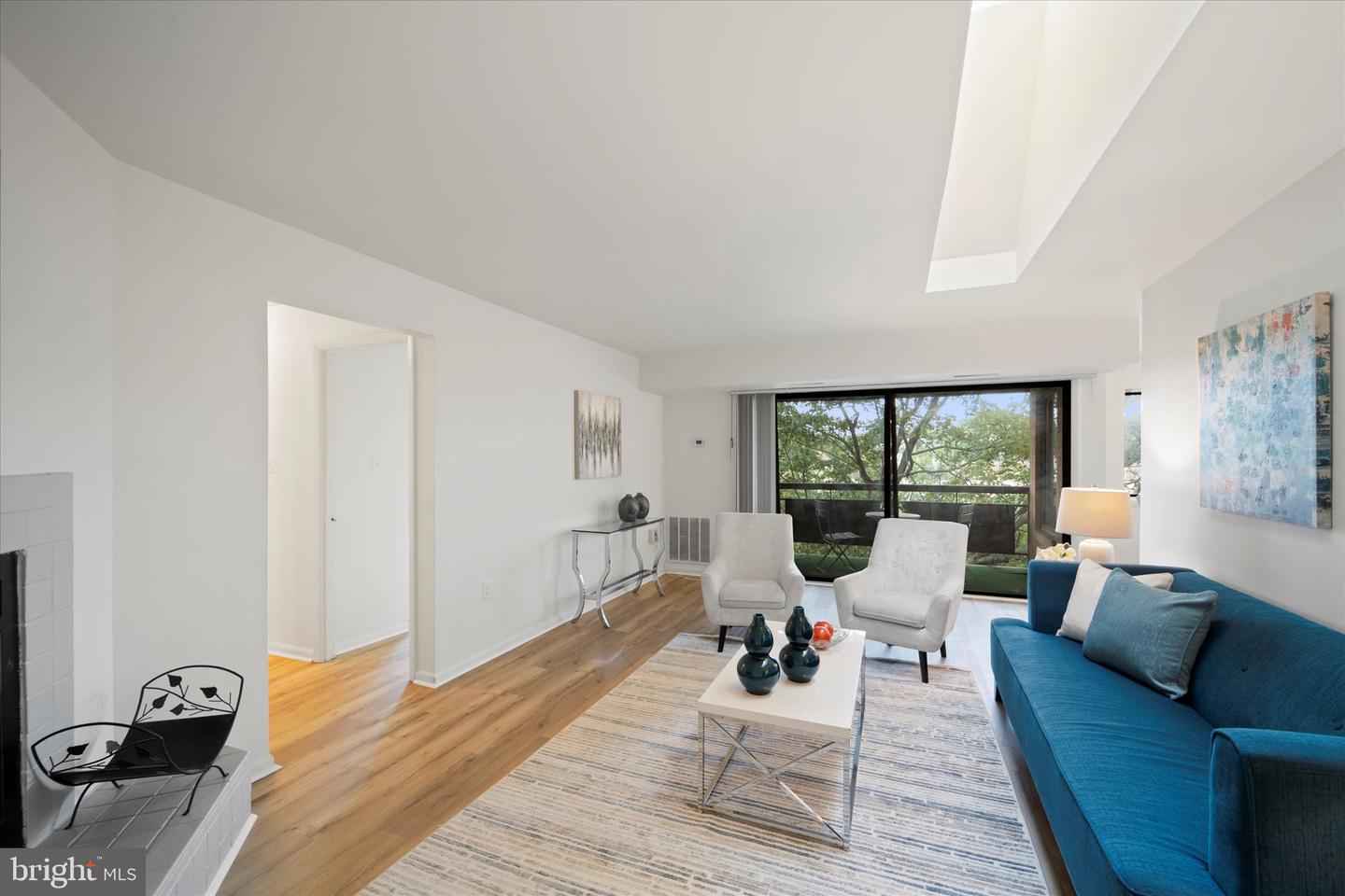 7613 LEE HWY #302, FALLS CHURCH, Virginia 22042, 2 Bedrooms Bedrooms, ,1 BathroomBathrooms,Residential,For sale,7613 LEE HWY #302,VAFX2254786 MLS # VAFX2254786
