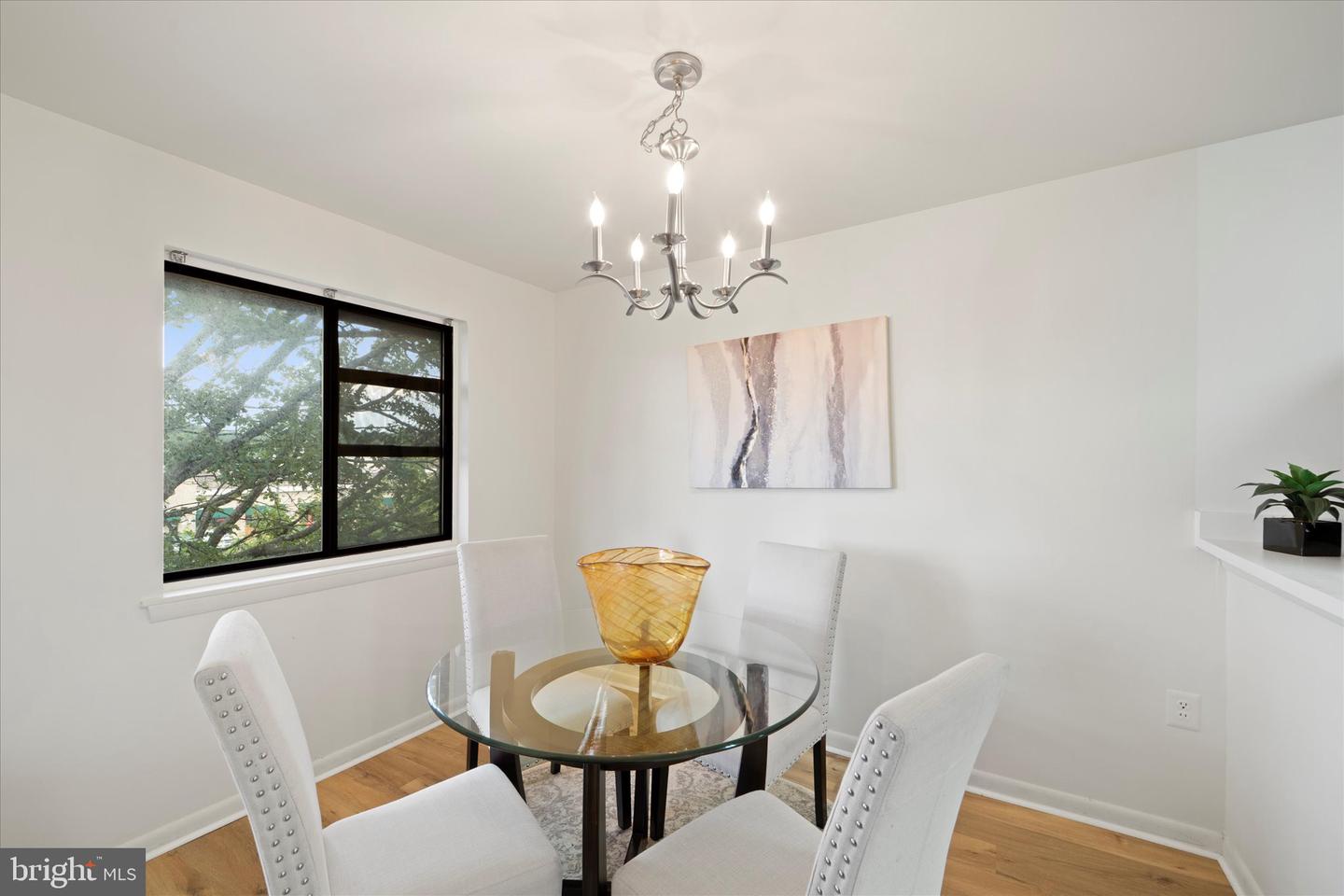 7613 LEE HWY #302, FALLS CHURCH, Virginia 22042, 2 Bedrooms Bedrooms, ,1 BathroomBathrooms,Residential,For sale,7613 LEE HWY #302,VAFX2254786 MLS # VAFX2254786