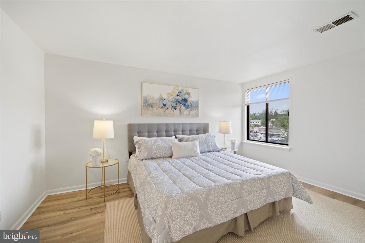 7613 LEE HWY #302, FALLS CHURCH, Virginia 22042, 2 Bedrooms Bedrooms, ,1 BathroomBathrooms,Residential,For sale,7613 LEE HWY #302,VAFX2254786 MLS # VAFX2254786