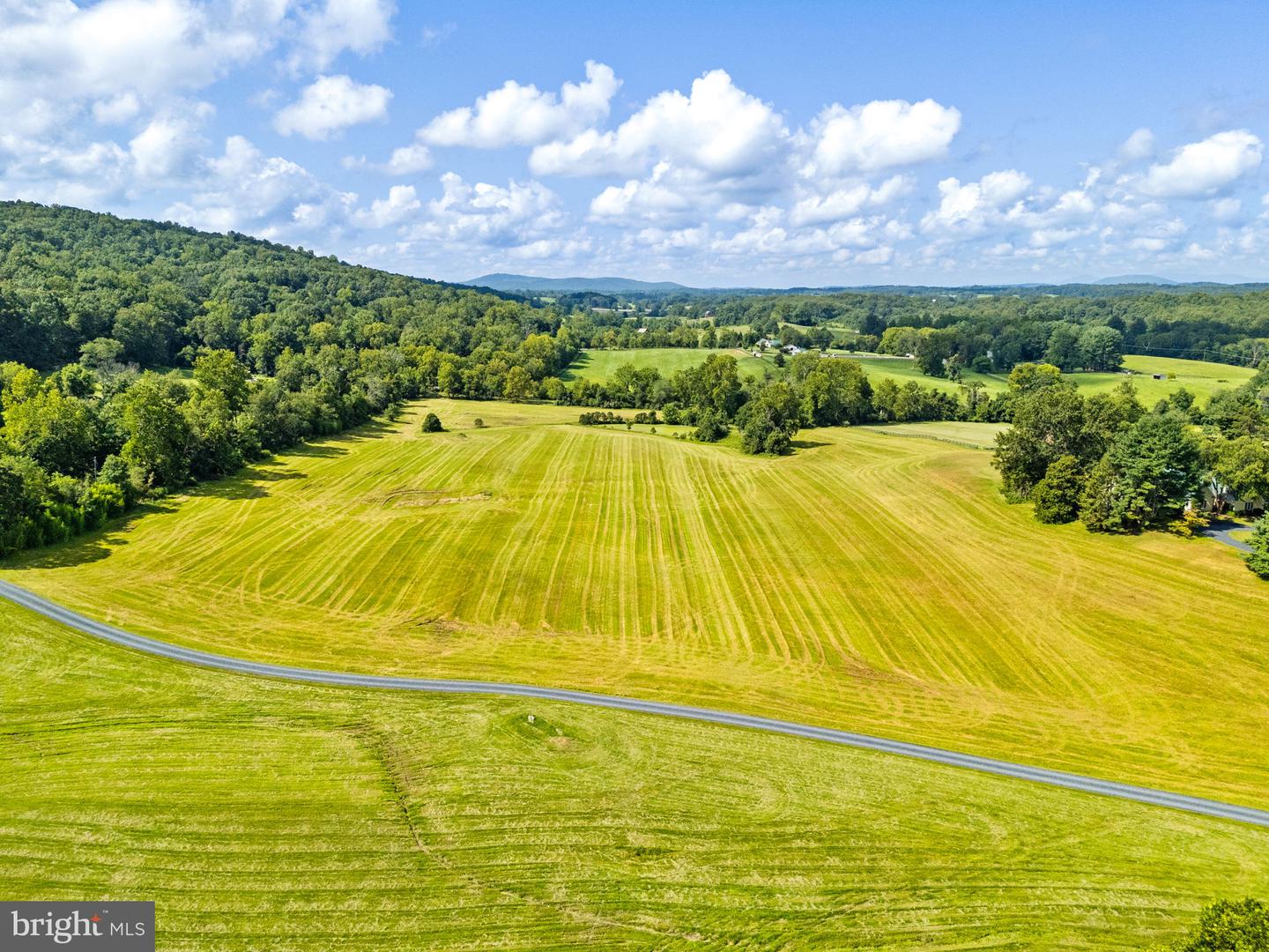 3418 HALFWAY RD, THE PLAINS, Virginia 20198, 5 Bedrooms Bedrooms, ,4 BathroomsBathrooms,Residential,For sale,3418 HALFWAY RD,VAFQ2017424 MLS # VAFQ2017424