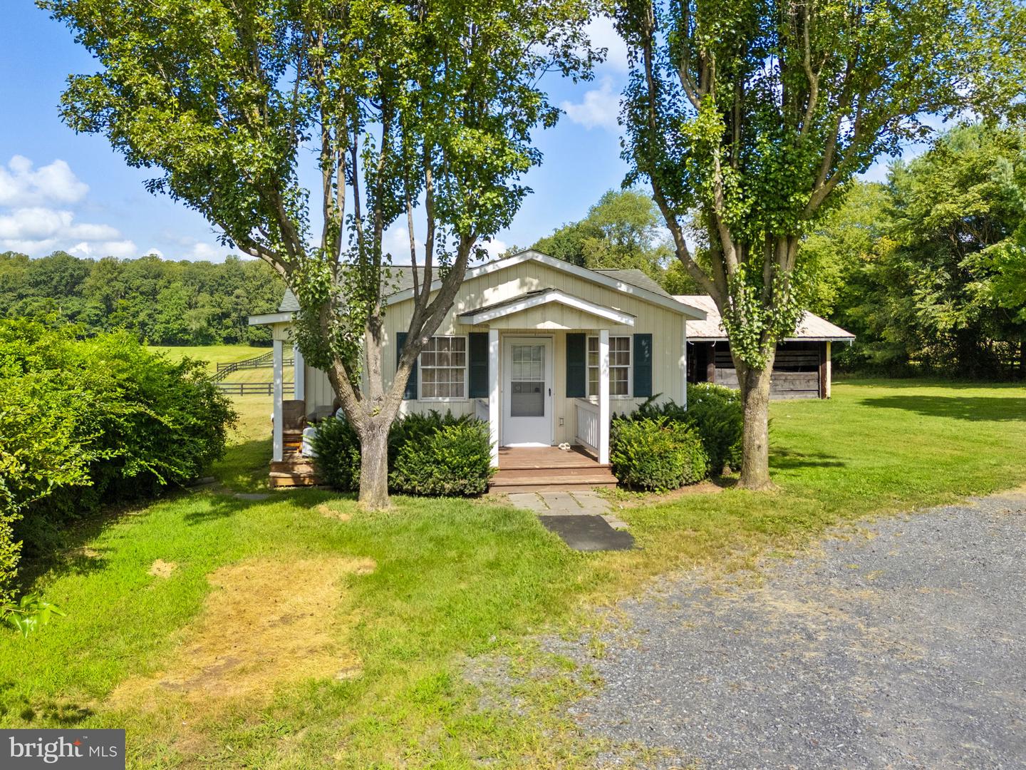 3418 HALFWAY RD, THE PLAINS, Virginia 20198, 5 Bedrooms Bedrooms, ,4 BathroomsBathrooms,Residential,For sale,3418 HALFWAY RD,VAFQ2017424 MLS # VAFQ2017424