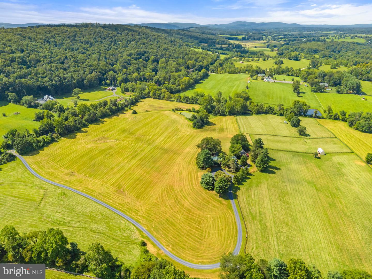3418 HALFWAY RD, THE PLAINS, Virginia 20198, 5 Bedrooms Bedrooms, ,4 BathroomsBathrooms,Residential,For sale,3418 HALFWAY RD,VAFQ2017424 MLS # VAFQ2017424