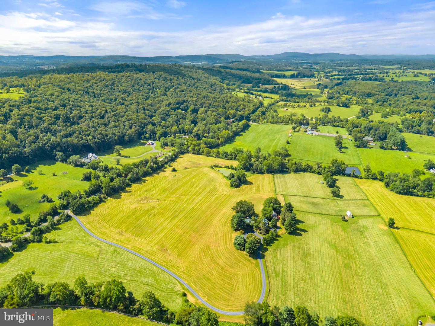3418 HALFWAY RD, THE PLAINS, Virginia 20198, 5 Bedrooms Bedrooms, ,4 BathroomsBathrooms,Residential,For sale,3418 HALFWAY RD,VAFQ2017424 MLS # VAFQ2017424