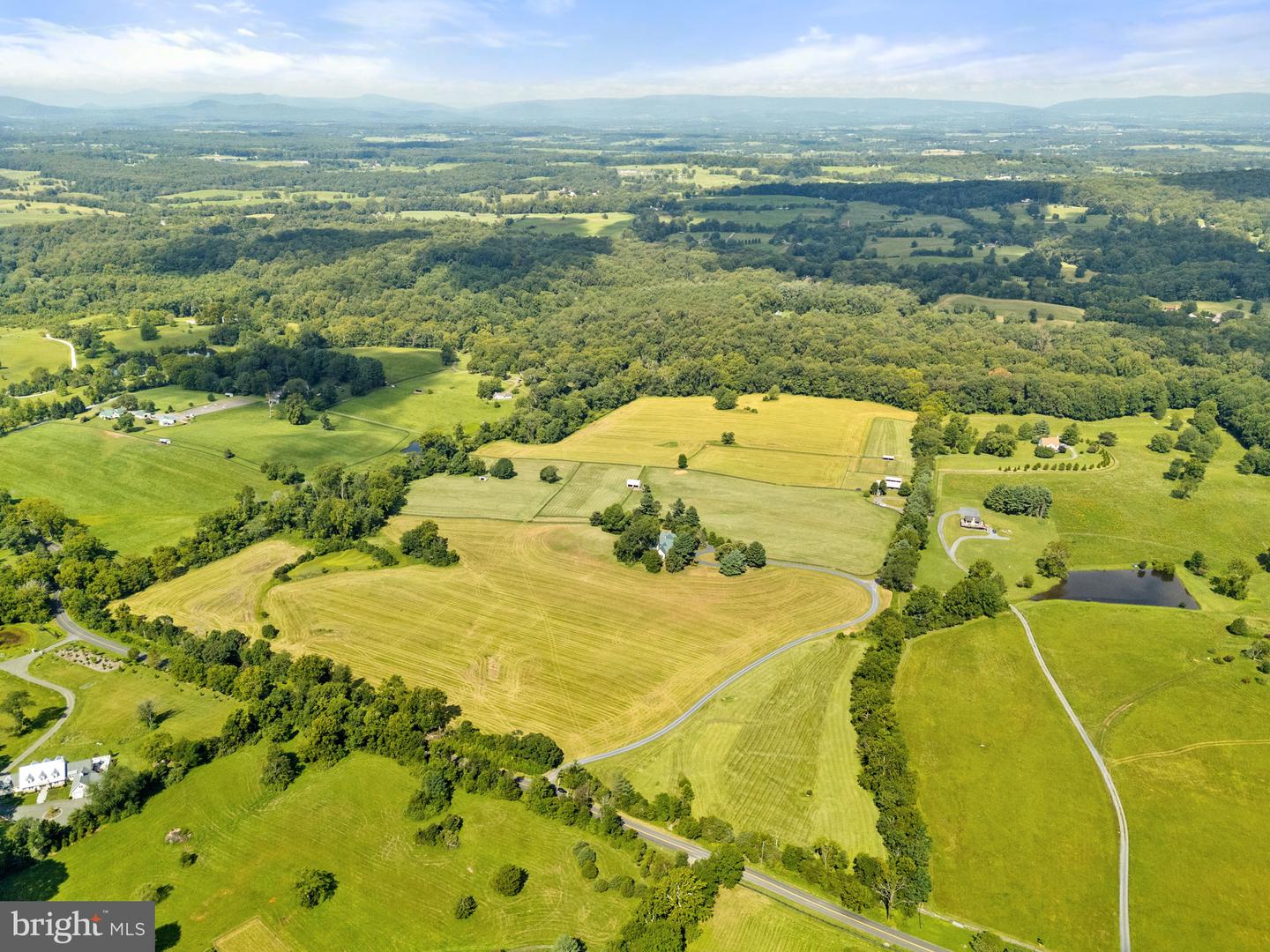 3418 HALFWAY RD, THE PLAINS, Virginia 20198, 5 Bedrooms Bedrooms, ,4 BathroomsBathrooms,Residential,For sale,3418 HALFWAY RD,VAFQ2017424 MLS # VAFQ2017424