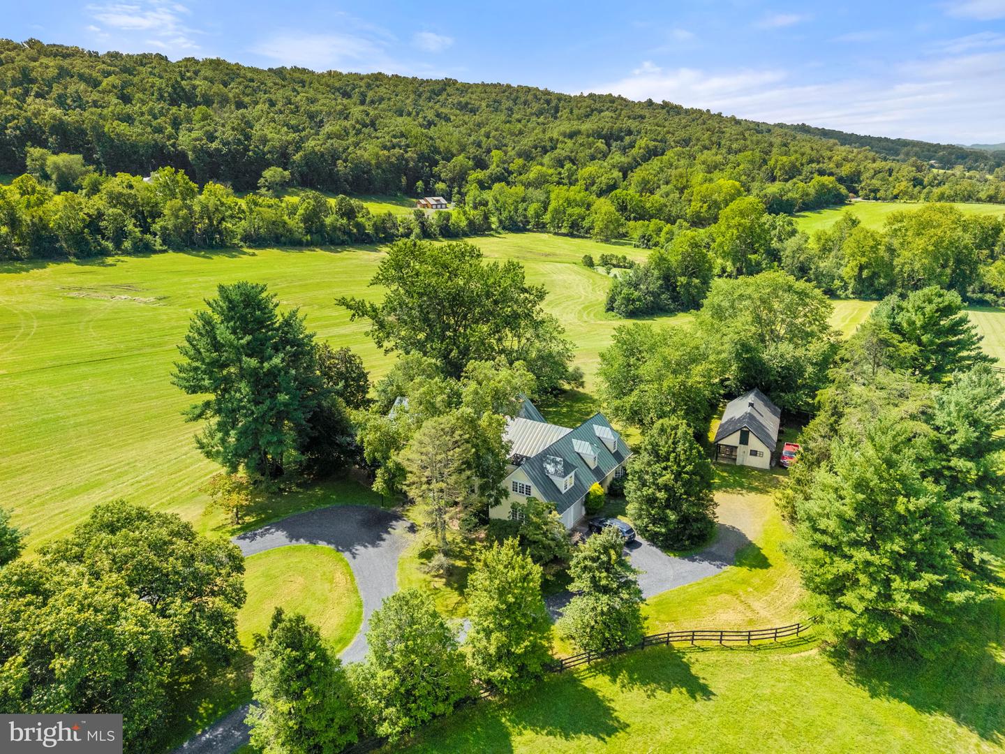 3418 HALFWAY RD, THE PLAINS, Virginia 20198, 5 Bedrooms Bedrooms, ,4 BathroomsBathrooms,Residential,For sale,3418 HALFWAY RD,VAFQ2017424 MLS # VAFQ2017424