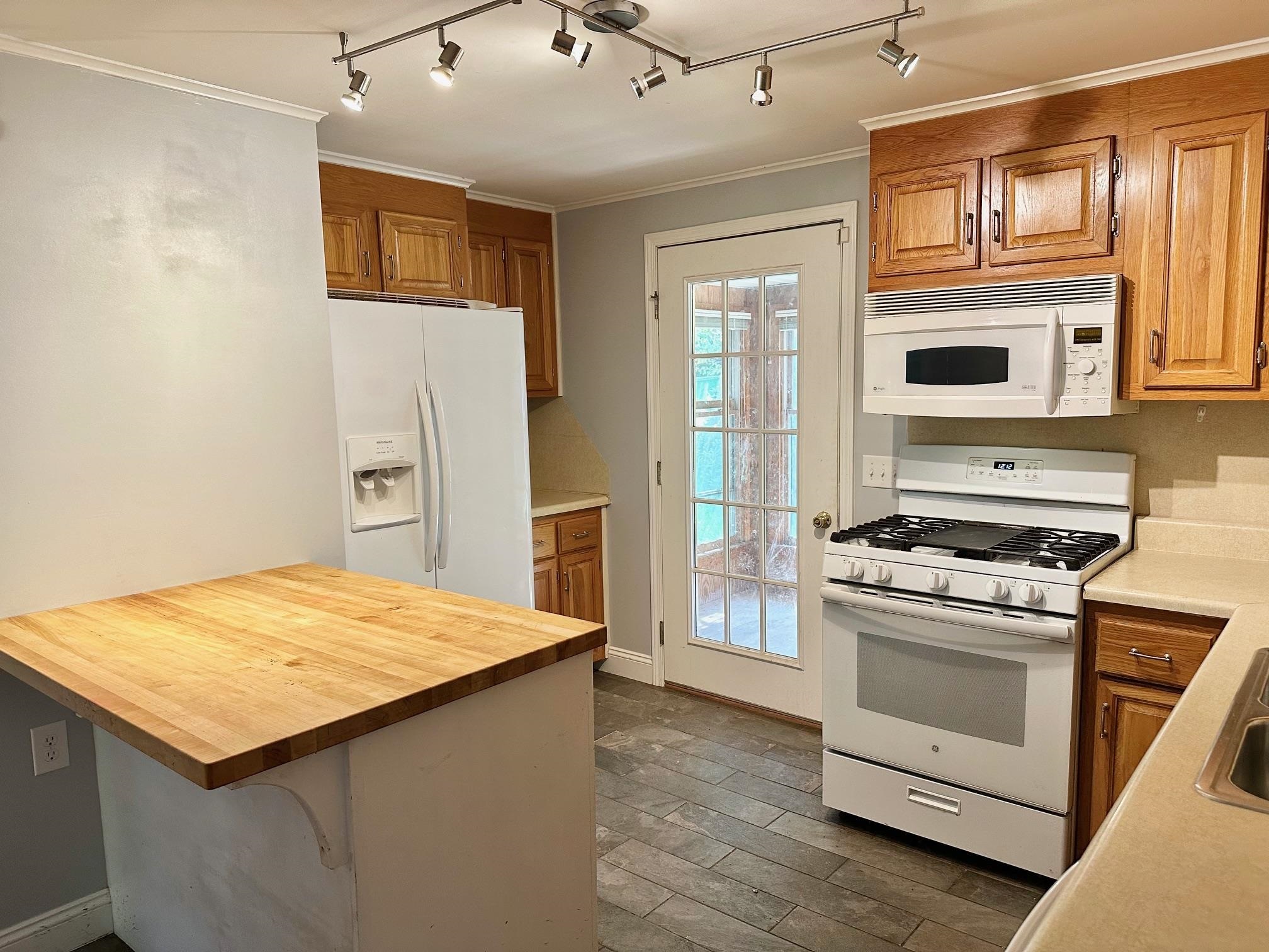 346 BUFFALO GAP HWY, CHURCHVILLE, Virginia 24421, 4 Bedrooms Bedrooms, ,2 BathroomsBathrooms,Residential,private 2 acre lot,346 BUFFALO GAP HWY,668002 MLS # 668002