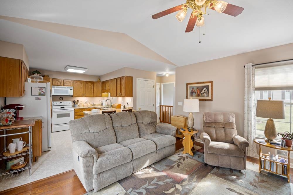 406 THREE LEAGUES RD, MCGAHEYSVILLE, Virginia 22840, 3 Bedrooms Bedrooms, ,2 BathroomsBathrooms,Residential,welcome to 406 Three Leagues Road,406 THREE LEAGUES RD,668004 MLS # 668004