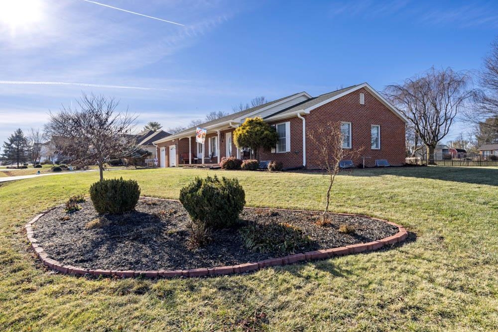 406 THREE LEAGUES RD, MCGAHEYSVILLE, Virginia 22840, 3 Bedrooms Bedrooms, ,2 BathroomsBathrooms,Residential,welcome to 406 Three Leagues Road,406 THREE LEAGUES RD,668004 MLS # 668004