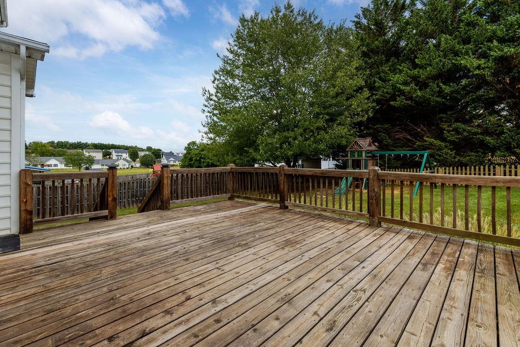 30 SIR ROBIN RD, WAYNESBORO, Virginia 22980, 4 Bedrooms Bedrooms, ,2 BathroomsBathrooms,Residential,30 SIR ROBIN RD,668008 MLS # 668008