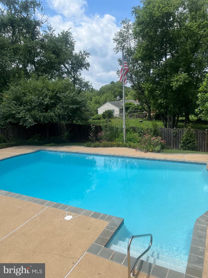 2504 W MEREDITH DR, VIENNA, Virginia 22181, 6 Bedrooms Bedrooms, ,5 BathroomsBathrooms,Residential,For sale,2504 W MEREDITH DR,VAFX2256898 MLS # VAFX2256898
