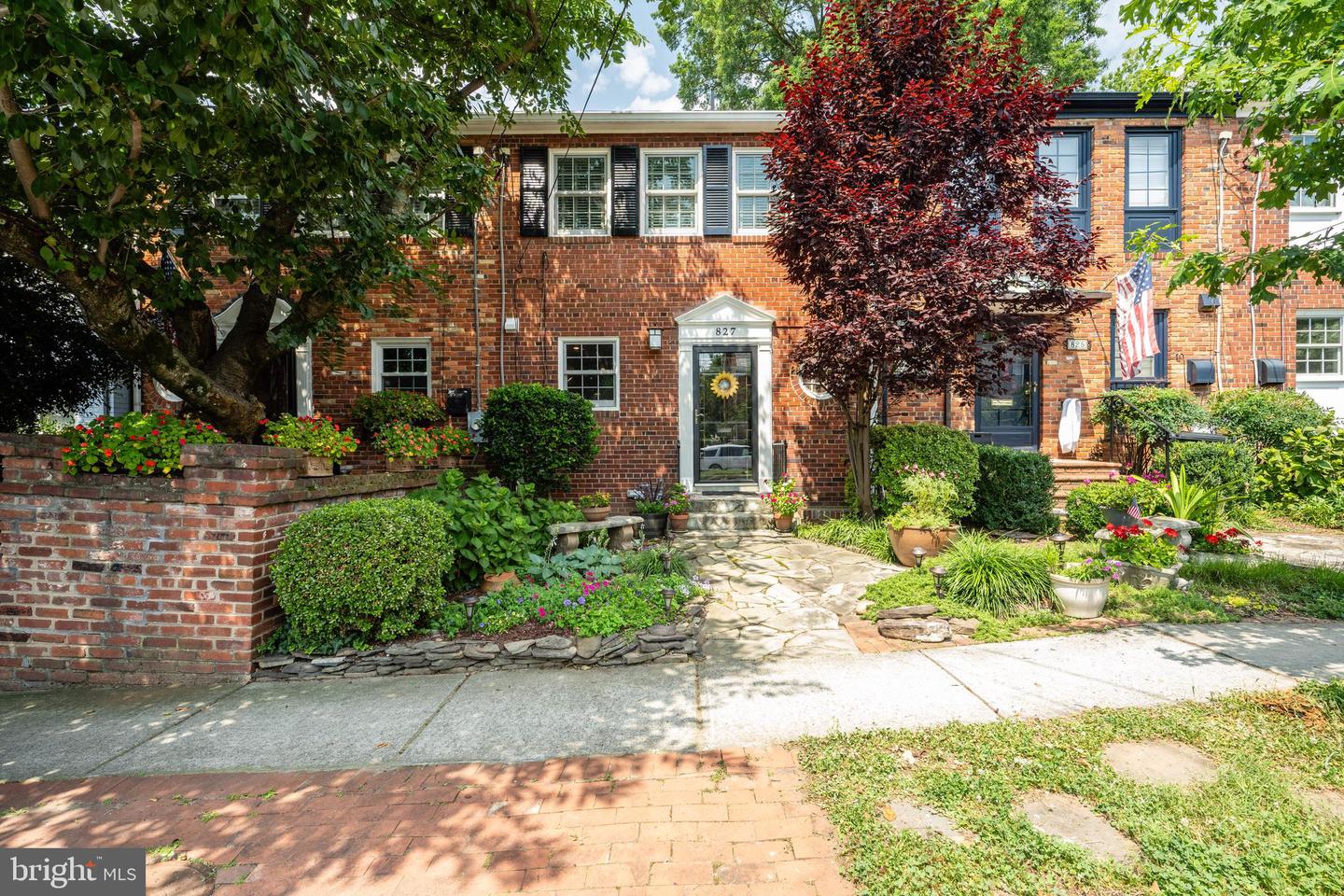 827 S FAIRFAX ST, ALEXANDRIA, Virginia 22314, 3 Bedrooms Bedrooms, ,2 BathroomsBathrooms,Residential,For sale,827 S FAIRFAX ST,VAAX2048042 MLS # VAAX2048042