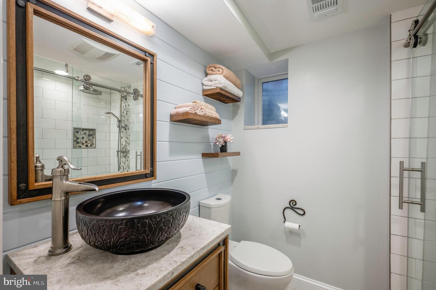 827 S FAIRFAX ST, ALEXANDRIA, Virginia 22314, 3 Bedrooms Bedrooms, ,2 BathroomsBathrooms,Residential,For sale,827 S FAIRFAX ST,VAAX2048042 MLS # VAAX2048042