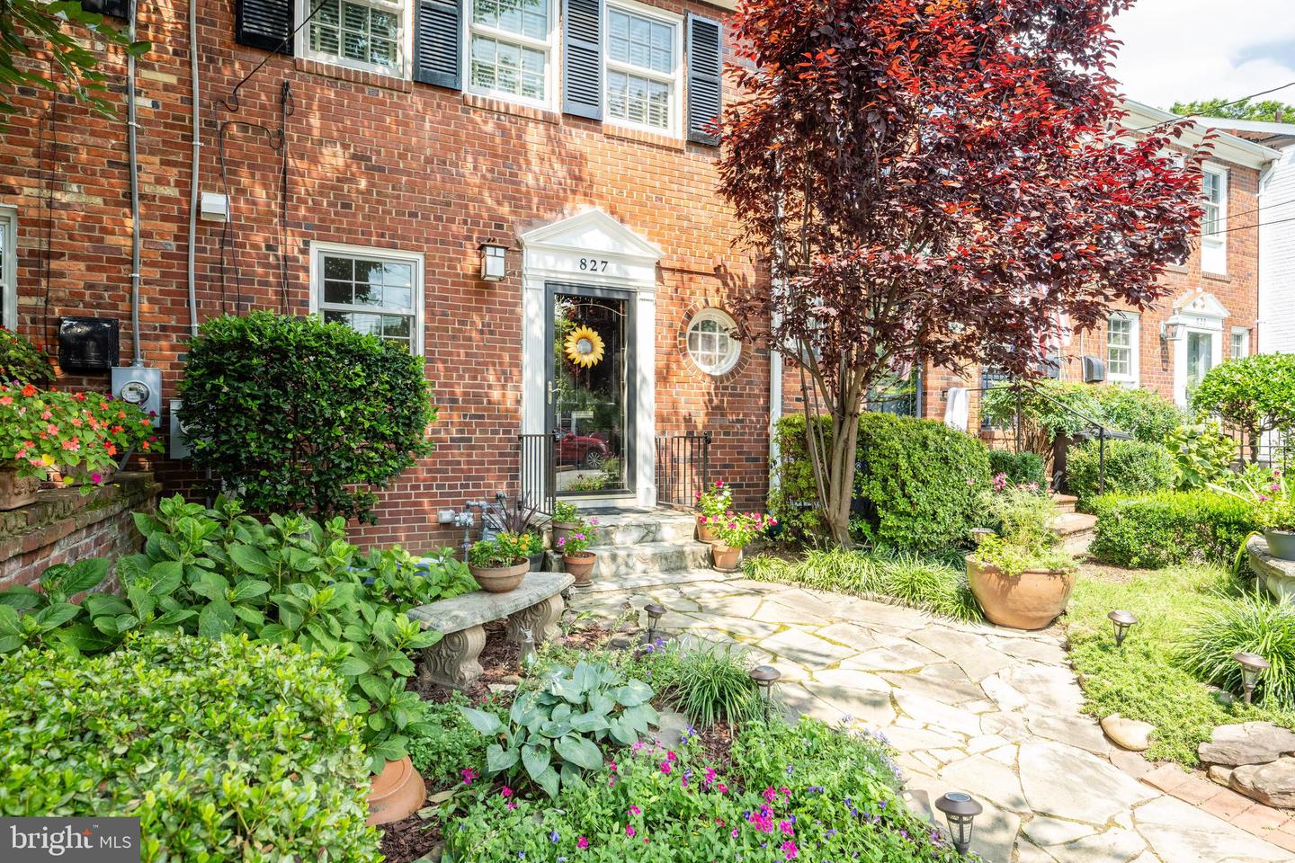 827 S FAIRFAX ST, ALEXANDRIA, Virginia 22314, 3 Bedrooms Bedrooms, ,2 BathroomsBathrooms,Residential,For sale,827 S FAIRFAX ST,VAAX2048042 MLS # VAAX2048042