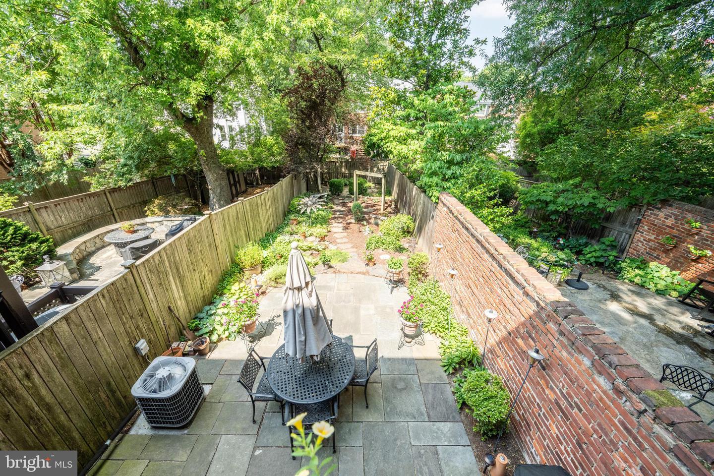 827 S FAIRFAX ST, ALEXANDRIA, Virginia 22314, 3 Bedrooms Bedrooms, ,2 BathroomsBathrooms,Residential,For sale,827 S FAIRFAX ST,VAAX2048042 MLS # VAAX2048042