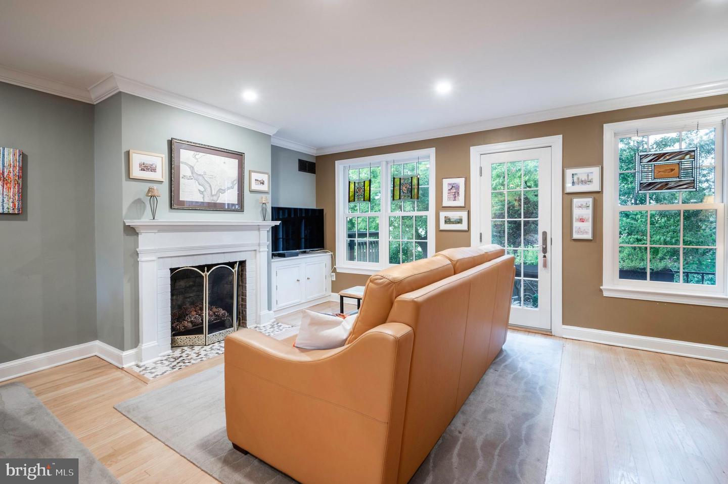 827 S FAIRFAX ST, ALEXANDRIA, Virginia 22314, 3 Bedrooms Bedrooms, ,2 BathroomsBathrooms,Residential,For sale,827 S FAIRFAX ST,VAAX2048042 MLS # VAAX2048042