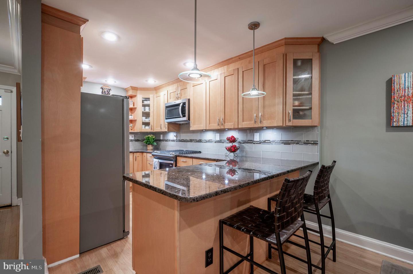 827 S FAIRFAX ST, ALEXANDRIA, Virginia 22314, 3 Bedrooms Bedrooms, ,2 BathroomsBathrooms,Residential,For sale,827 S FAIRFAX ST,VAAX2048042 MLS # VAAX2048042