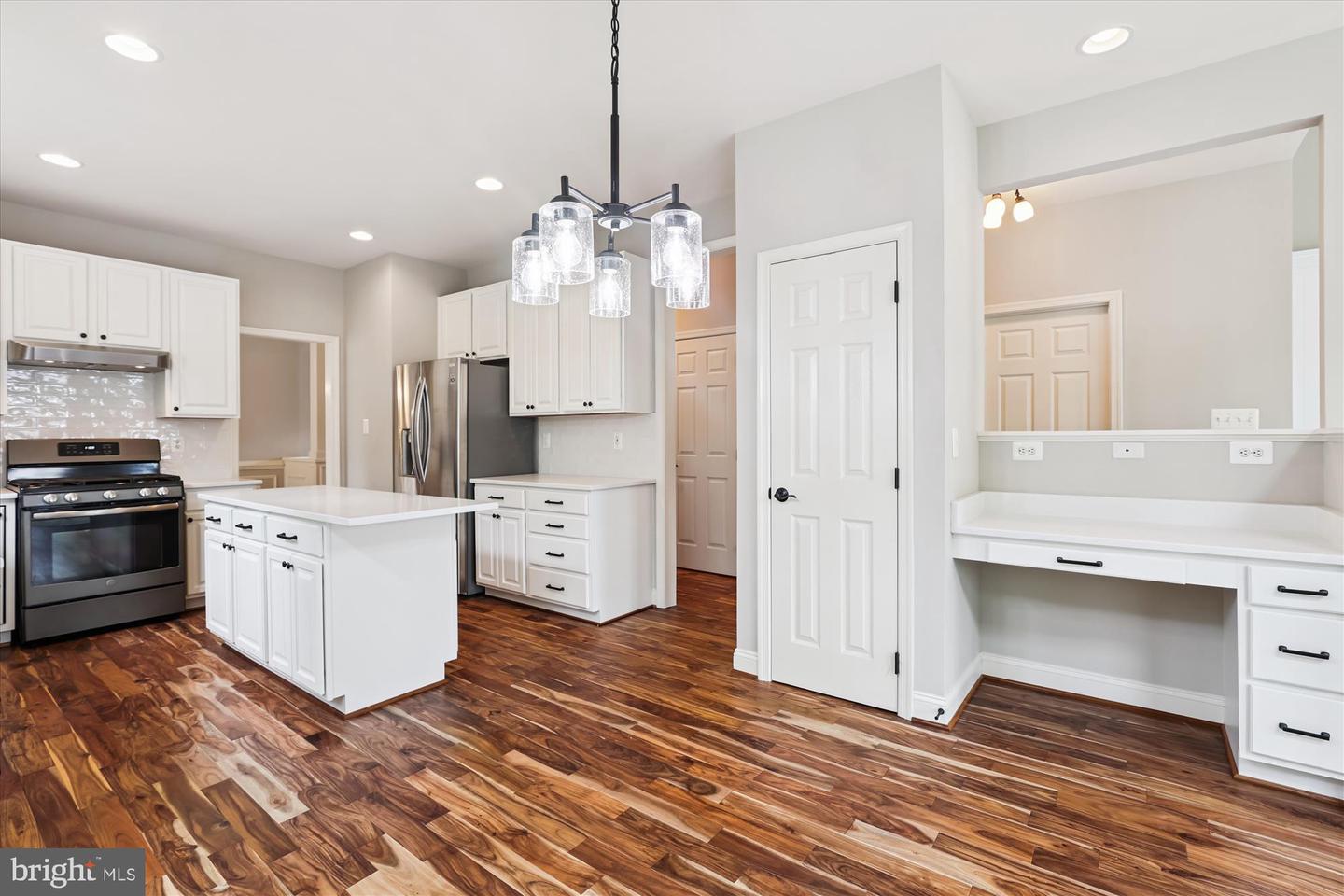 809 MACALISTER DR SE, LEESBURG, Virginia 20175, 4 Bedrooms Bedrooms, ,3 BathroomsBathrooms,Residential,For sale,809 MACALISTER DR SE,VALO2103592 MLS # VALO2103592