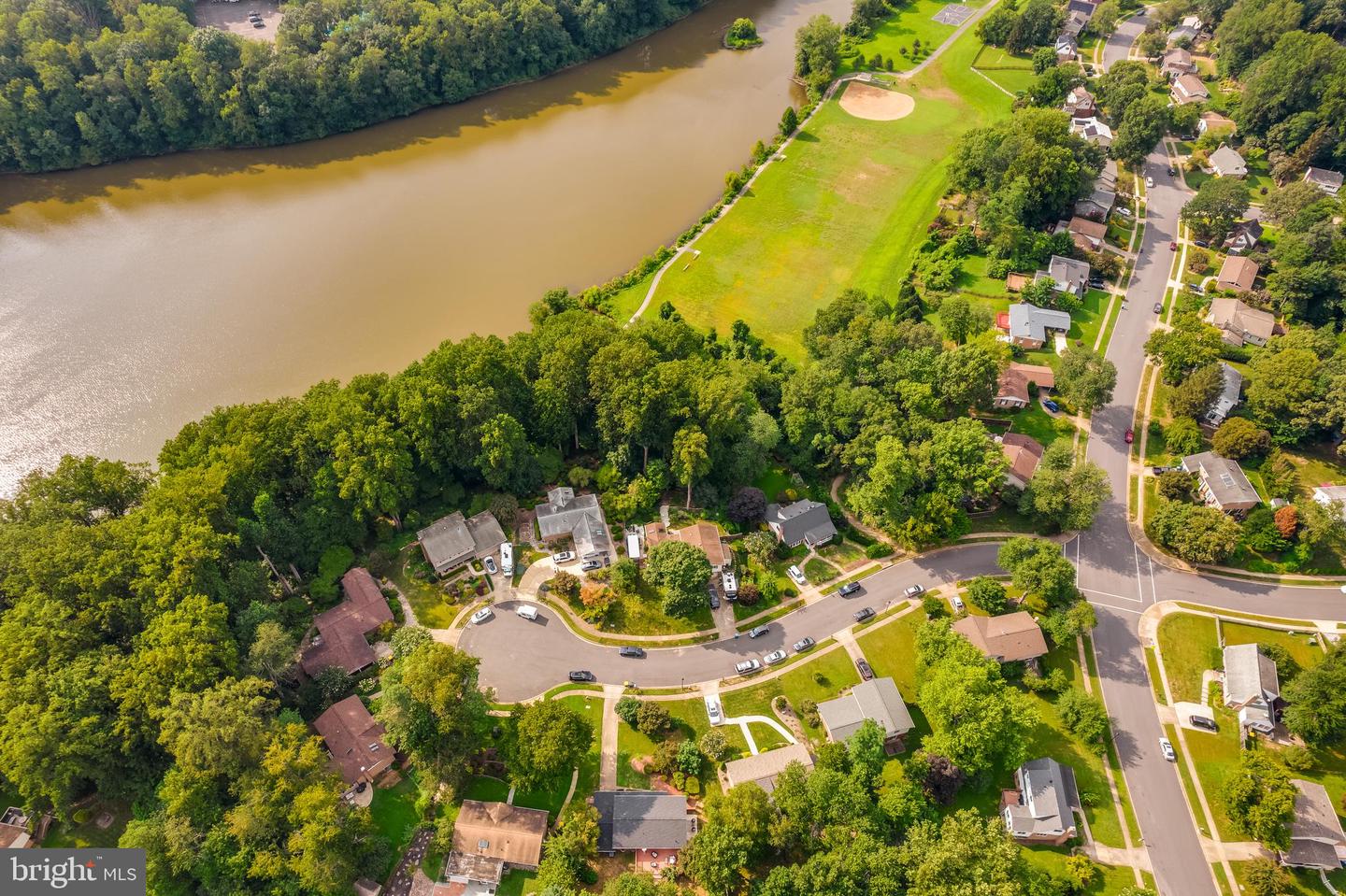 5307 RICHARDSON DR, FAIRFAX, Virginia 22032, 4 Bedrooms Bedrooms, 13 Rooms Rooms,2 BathroomsBathrooms,Residential,For sale,5307 RICHARDSON DR,VAFX2258774 MLS # VAFX2258774