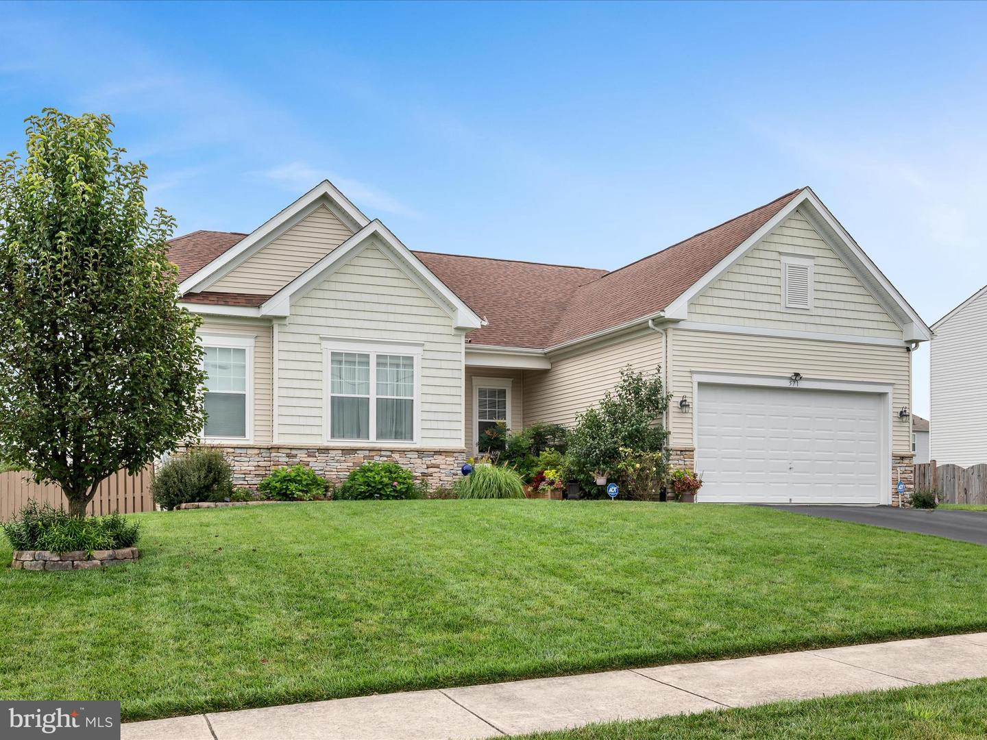 571 TOWN RUN LN, STEPHENS CITY, Virginia 22655, 4 Bedrooms Bedrooms, ,3 BathroomsBathrooms,Residential,For sale,571 TOWN RUN LN,VAFV2035876 MLS # VAFV2035876