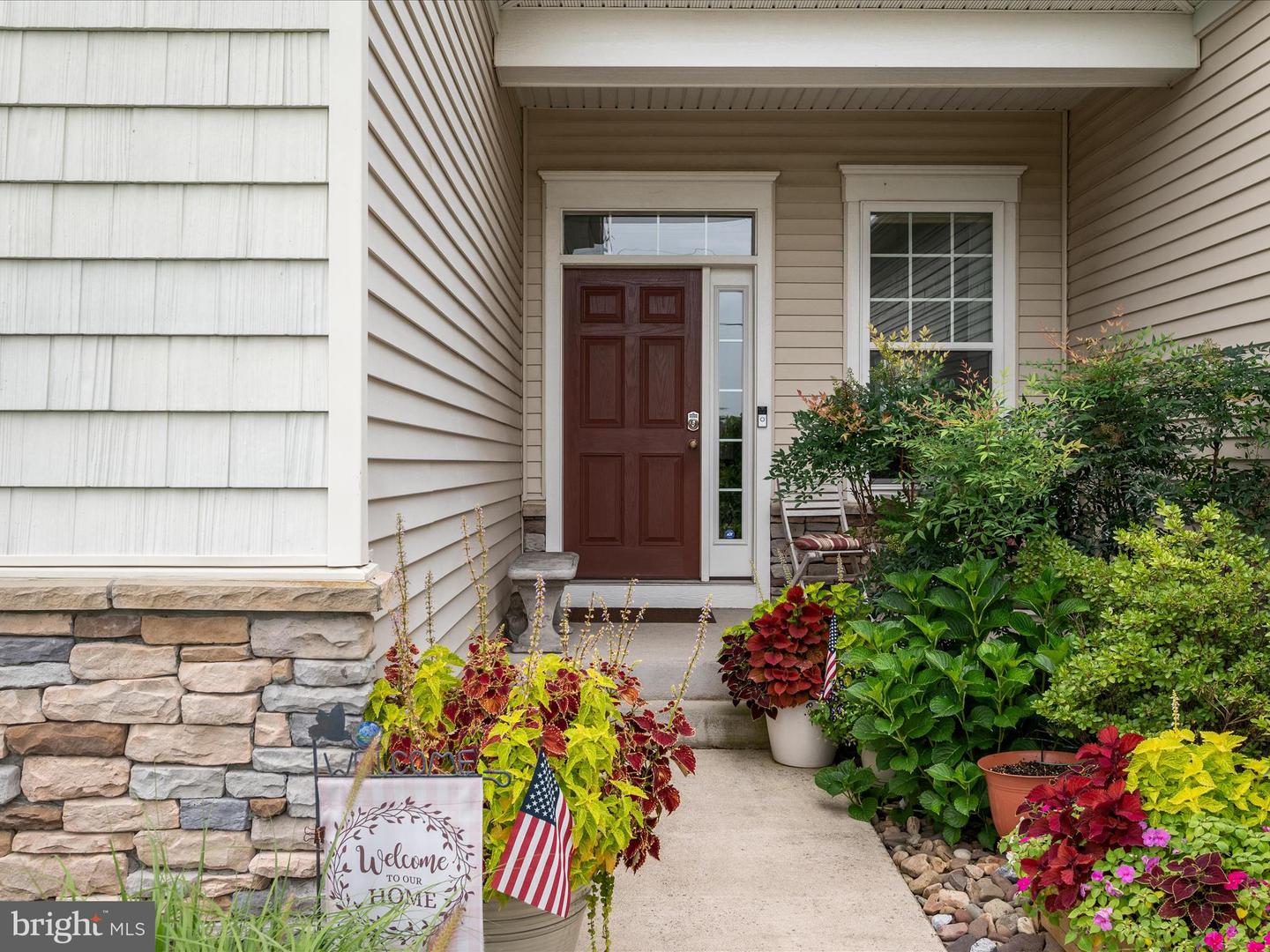 571 TOWN RUN LN, STEPHENS CITY, Virginia 22655, 4 Bedrooms Bedrooms, ,3 BathroomsBathrooms,Residential,For sale,571 TOWN RUN LN,VAFV2035876 MLS # VAFV2035876