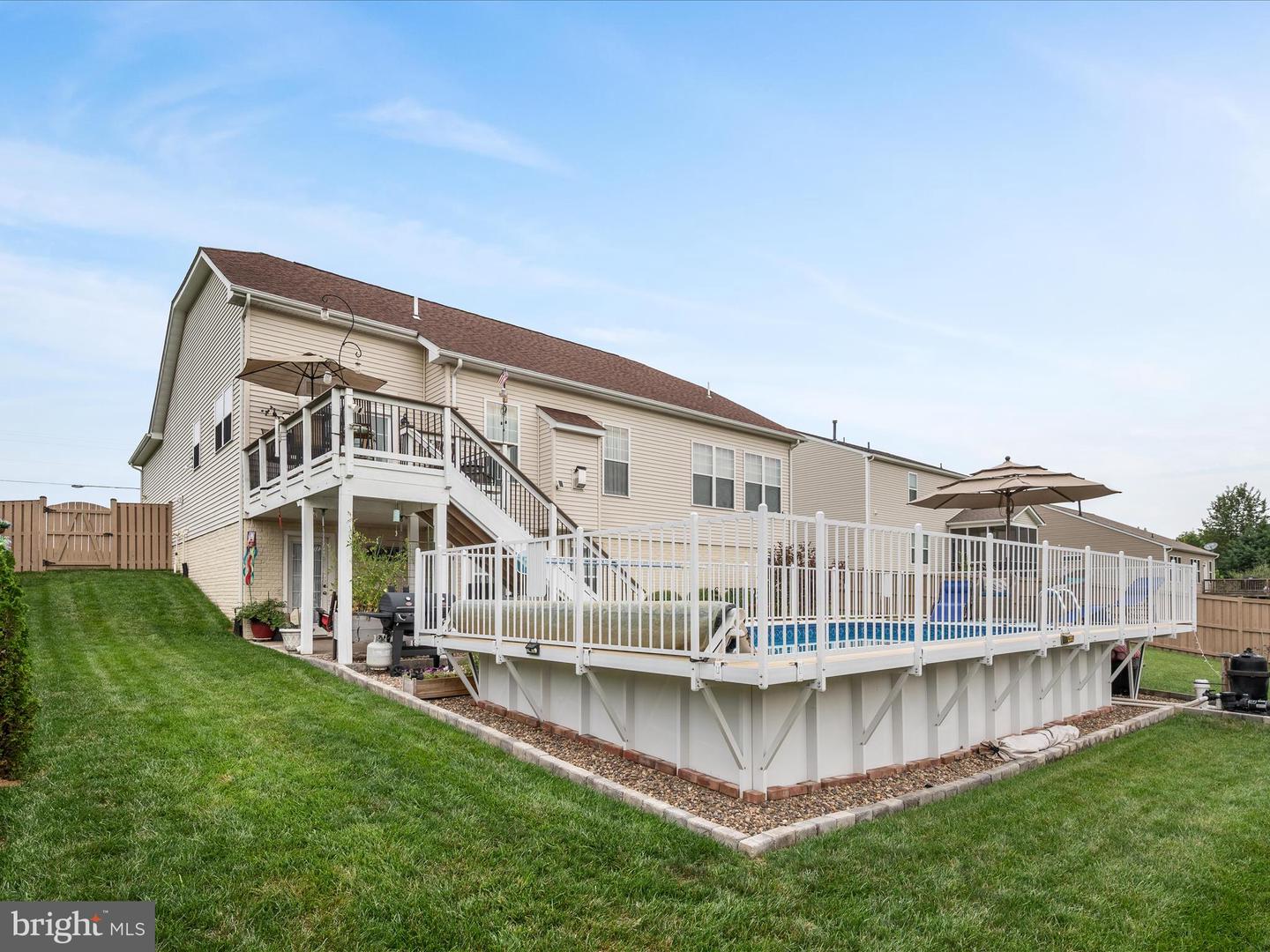 571 TOWN RUN LN, STEPHENS CITY, Virginia 22655, 4 Bedrooms Bedrooms, ,3 BathroomsBathrooms,Residential,For sale,571 TOWN RUN LN,VAFV2035876 MLS # VAFV2035876