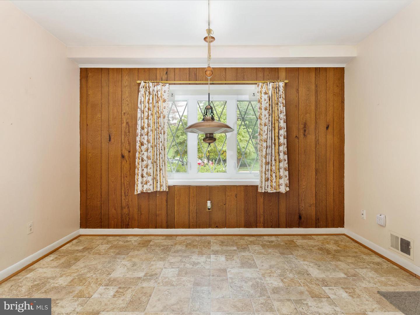 2110 WICOMICO ST, FALLS CHURCH, Virginia 22043, 4 Bedrooms Bedrooms, ,3 BathroomsBathrooms,Residential,For sale,2110 WICOMICO ST,VAFX2259456 MLS # VAFX2259456
