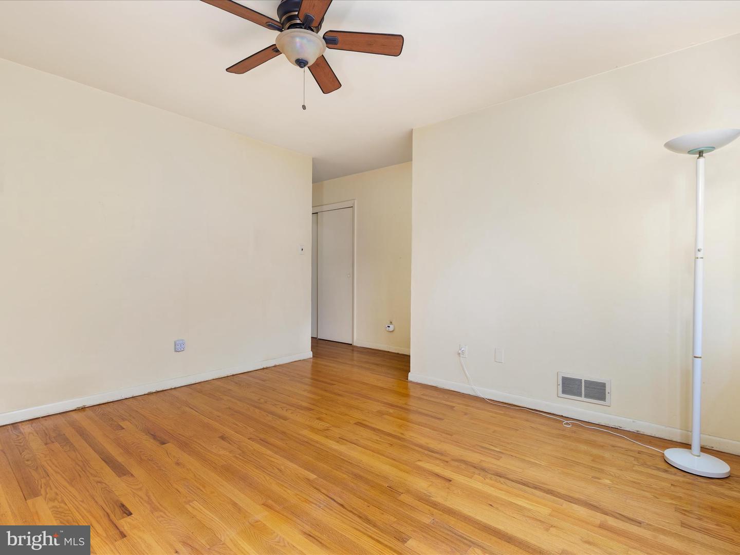 2110 WICOMICO ST, FALLS CHURCH, Virginia 22043, 4 Bedrooms Bedrooms, ,3 BathroomsBathrooms,Residential,For sale,2110 WICOMICO ST,VAFX2259456 MLS # VAFX2259456