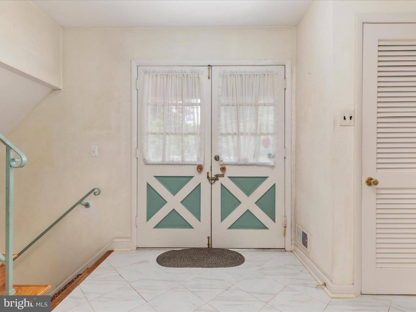 2110 WICOMICO ST, FALLS CHURCH, Virginia 22043, 4 Bedrooms Bedrooms, ,3 BathroomsBathrooms,Residential,For sale,2110 WICOMICO ST,VAFX2259456 MLS # VAFX2259456