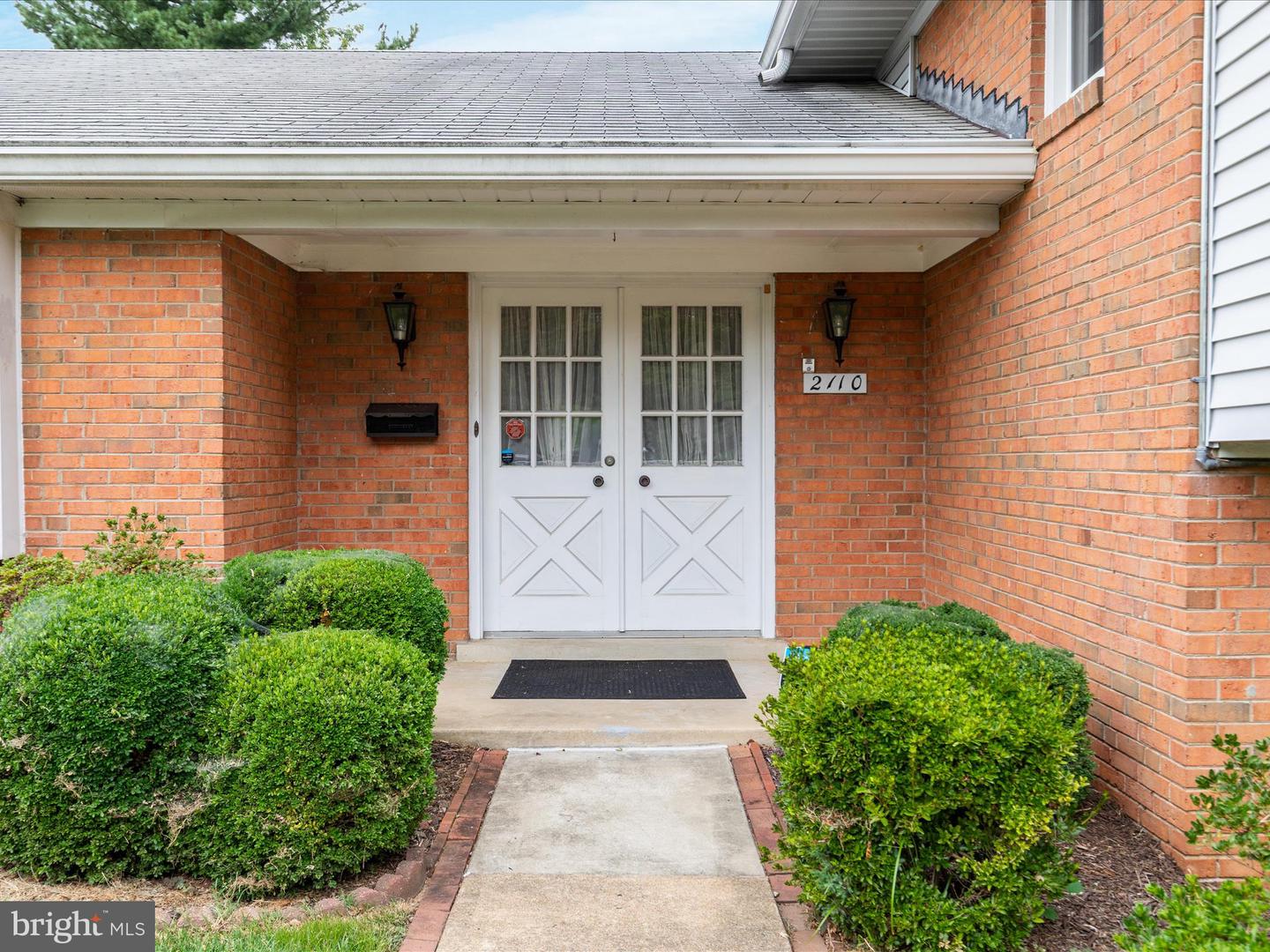 2110 WICOMICO ST, FALLS CHURCH, Virginia 22043, 4 Bedrooms Bedrooms, ,3 BathroomsBathrooms,Residential,For sale,2110 WICOMICO ST,VAFX2259456 MLS # VAFX2259456