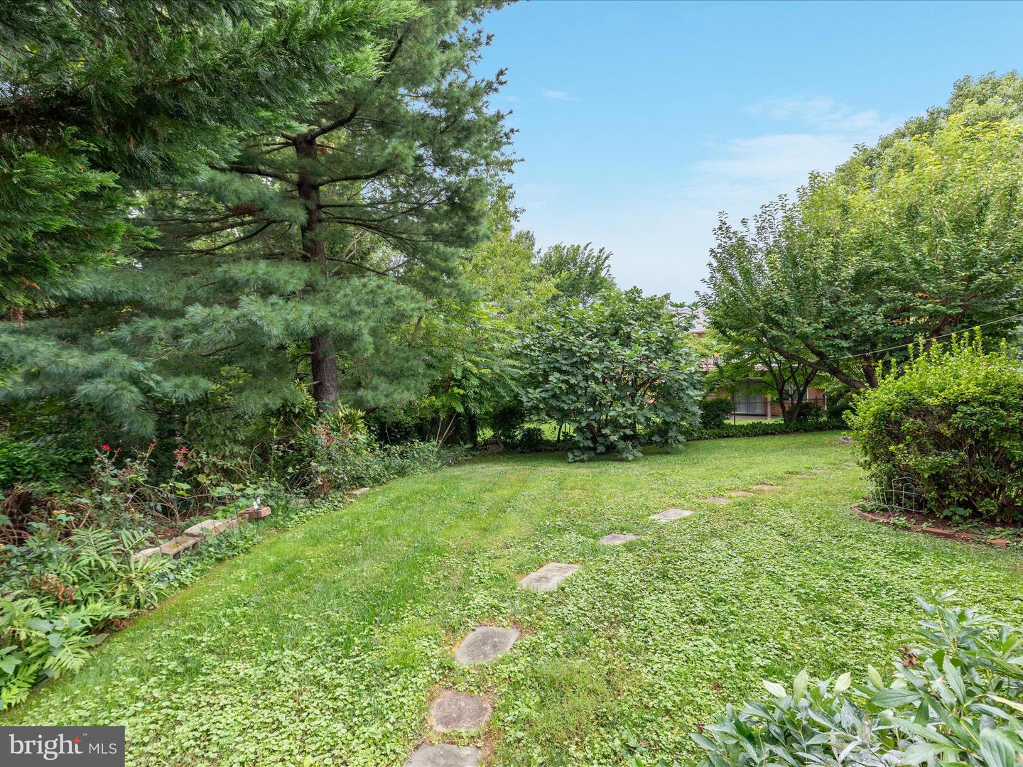 2110 WICOMICO ST, FALLS CHURCH, Virginia 22043, 4 Bedrooms Bedrooms, ,3 BathroomsBathrooms,Residential,For sale,2110 WICOMICO ST,VAFX2259456 MLS # VAFX2259456