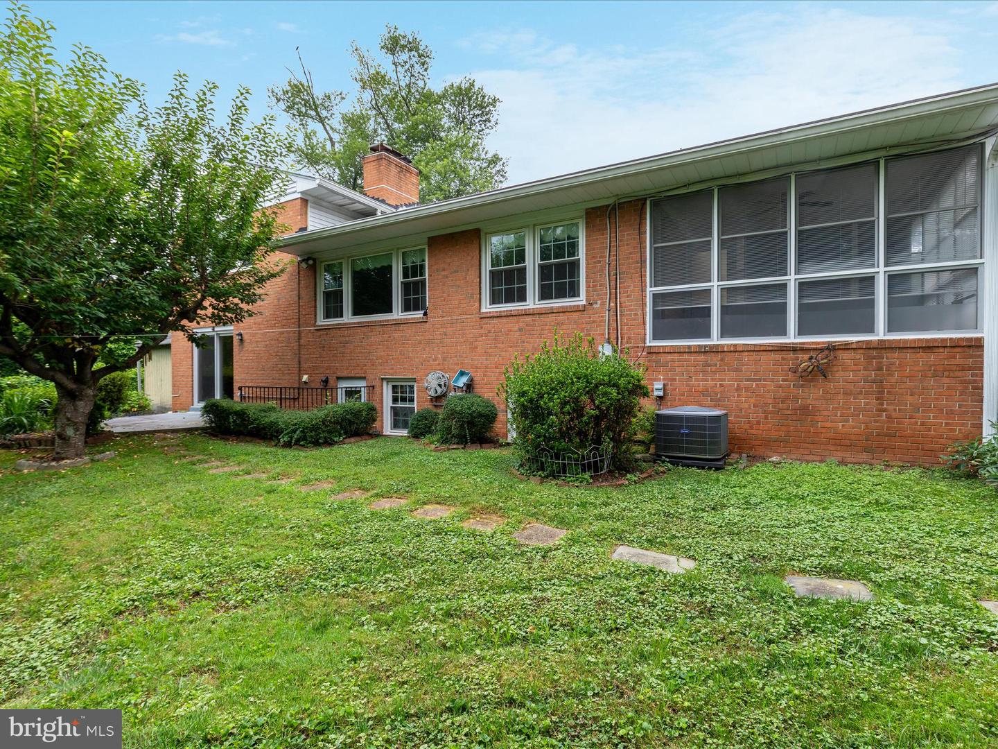 2110 WICOMICO ST, FALLS CHURCH, Virginia 22043, 4 Bedrooms Bedrooms, ,3 BathroomsBathrooms,Residential,For sale,2110 WICOMICO ST,VAFX2259456 MLS # VAFX2259456