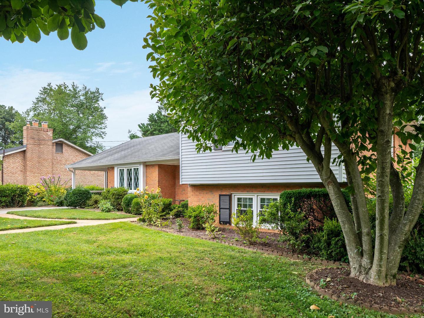 2110 WICOMICO ST, FALLS CHURCH, Virginia 22043, 4 Bedrooms Bedrooms, ,3 BathroomsBathrooms,Residential,For sale,2110 WICOMICO ST,VAFX2259456 MLS # VAFX2259456