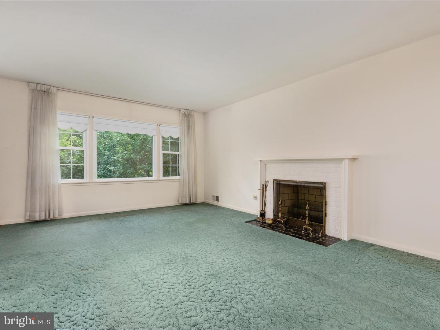 2110 WICOMICO ST, FALLS CHURCH, Virginia 22043, 4 Bedrooms Bedrooms, ,3 BathroomsBathrooms,Residential,For sale,2110 WICOMICO ST,VAFX2259456 MLS # VAFX2259456
