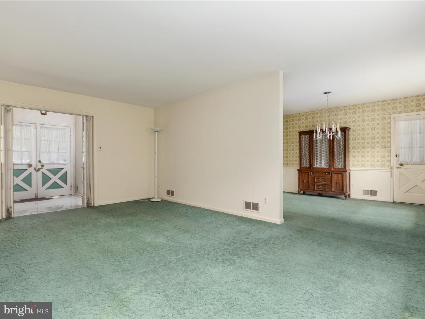 2110 WICOMICO ST, FALLS CHURCH, Virginia 22043, 4 Bedrooms Bedrooms, ,3 BathroomsBathrooms,Residential,For sale,2110 WICOMICO ST,VAFX2259456 MLS # VAFX2259456
