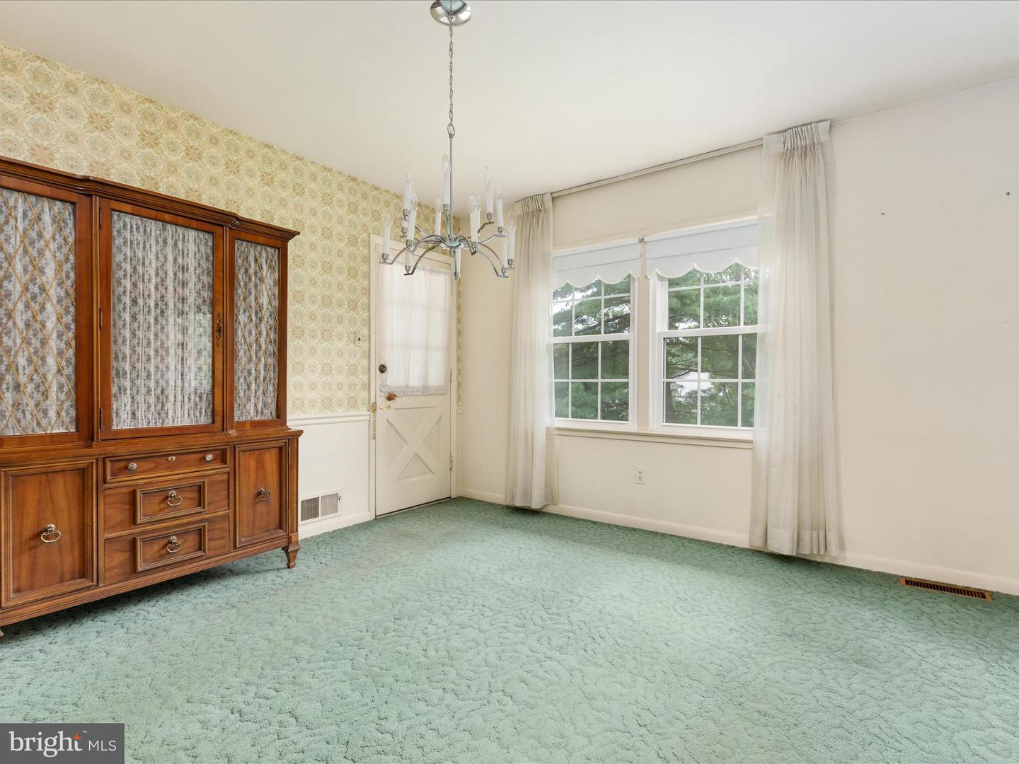 2110 WICOMICO ST, FALLS CHURCH, Virginia 22043, 4 Bedrooms Bedrooms, ,3 BathroomsBathrooms,Residential,For sale,2110 WICOMICO ST,VAFX2259456 MLS # VAFX2259456