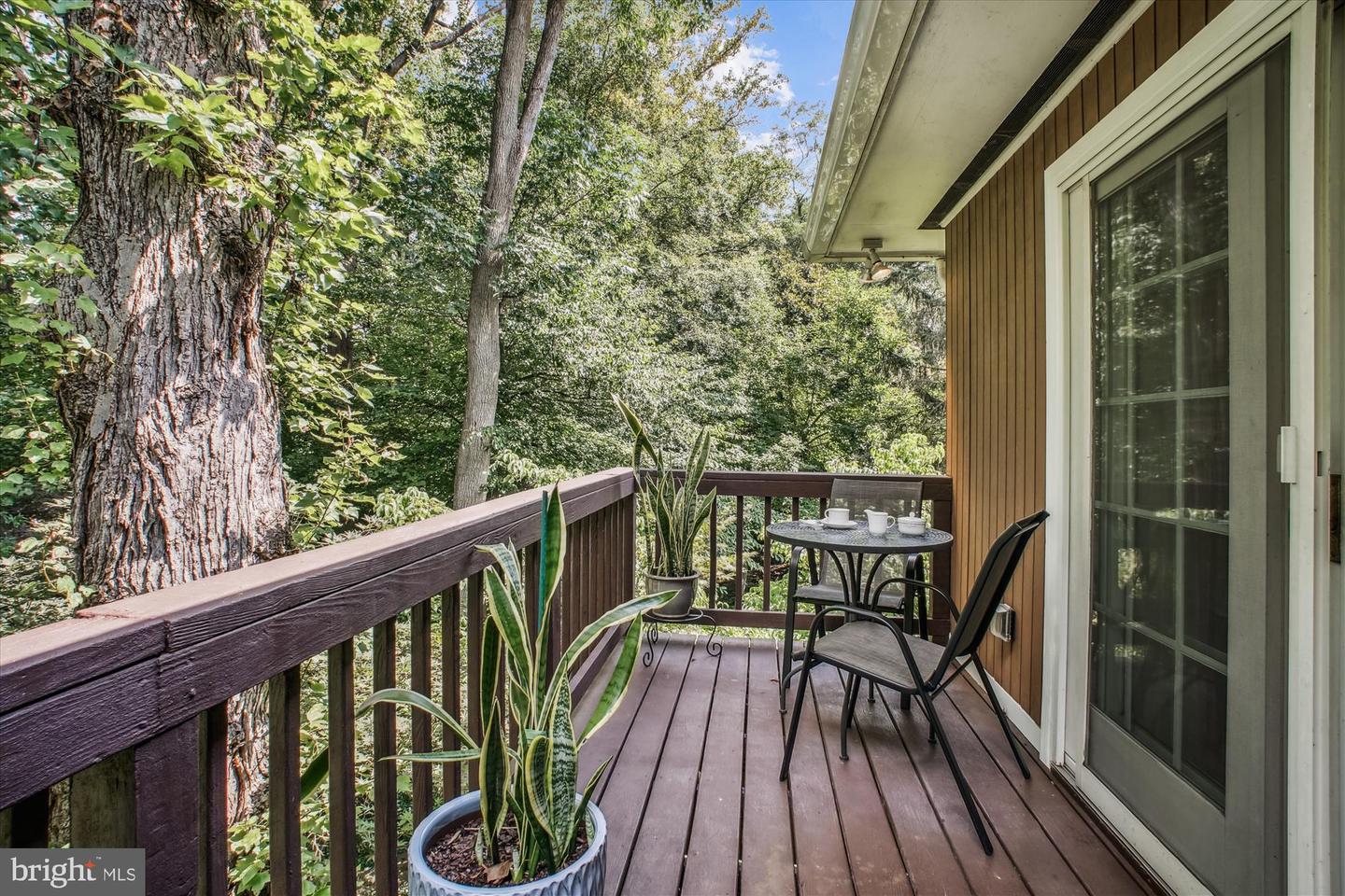 3818 N RIDGEVIEW RD, ARLINGTON, Virginia 22207, 4 Bedrooms Bedrooms, 7 Rooms Rooms,3 BathroomsBathrooms,Residential,For sale,3818 N RIDGEVIEW RD,VAAR2061976 MLS # VAAR2061976