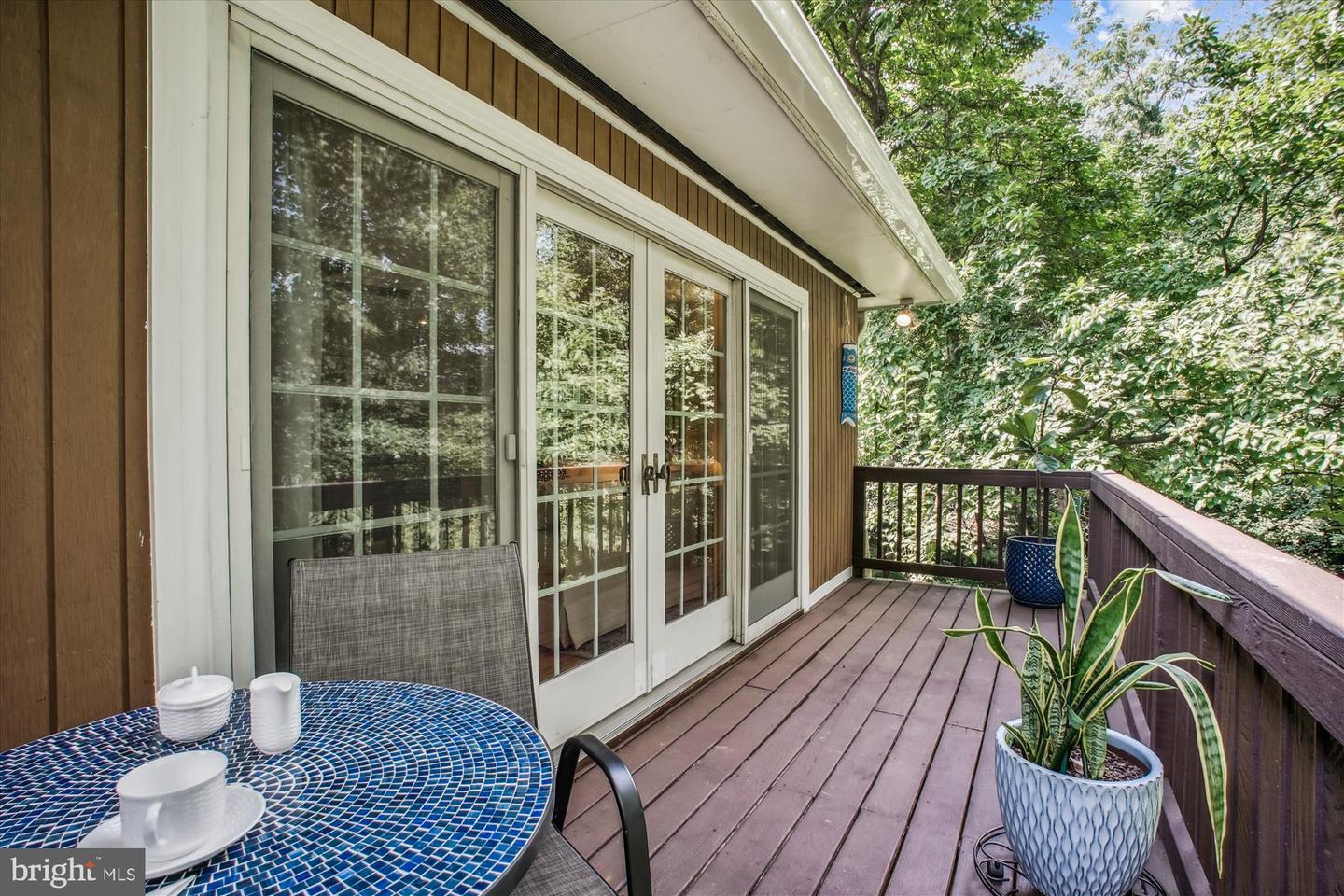 3818 N RIDGEVIEW RD, ARLINGTON, Virginia 22207, 4 Bedrooms Bedrooms, 7 Rooms Rooms,3 BathroomsBathrooms,Residential,For sale,3818 N RIDGEVIEW RD,VAAR2061976 MLS # VAAR2061976